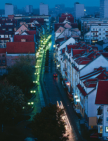 [Kolobrzeska starowka wieczorem]