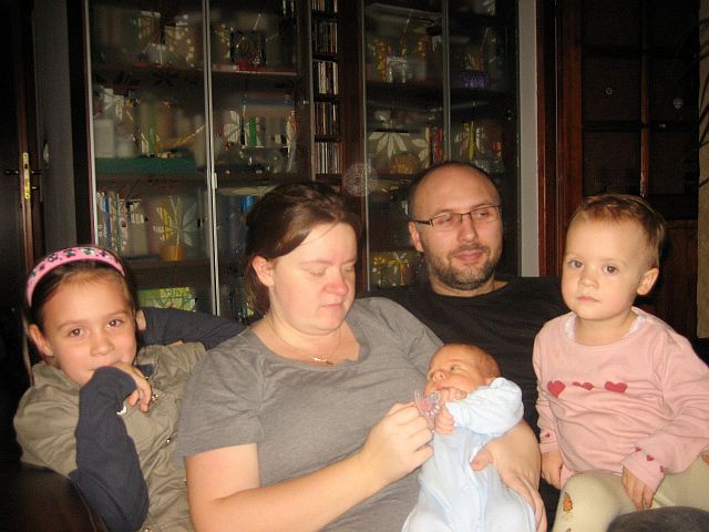 Rodzinka Bujalskich - Basia, Monika z Igacym, Rafa i Helenka